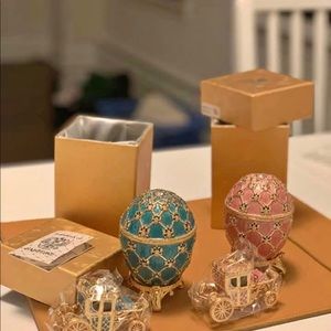 Coronation Fabergé Egg Comes with Gift Carriage